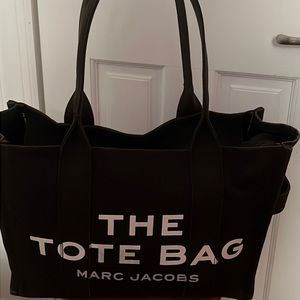 marc jacobs tote bag black.